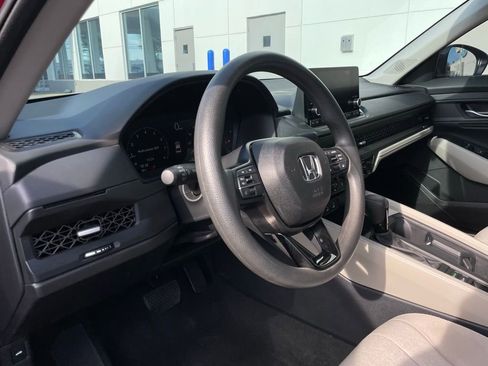 Certified 2025 Honda Accord SE image 27