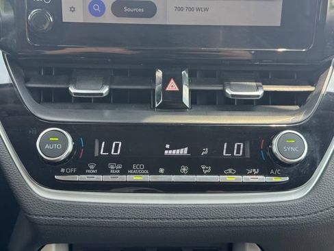 Used 2025 Toyota Corolla Cross XLE FWD image 25