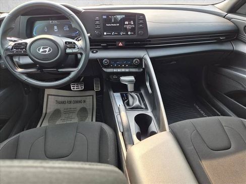 Certified 2025 Hyundai Elantra Sport FWD image 18