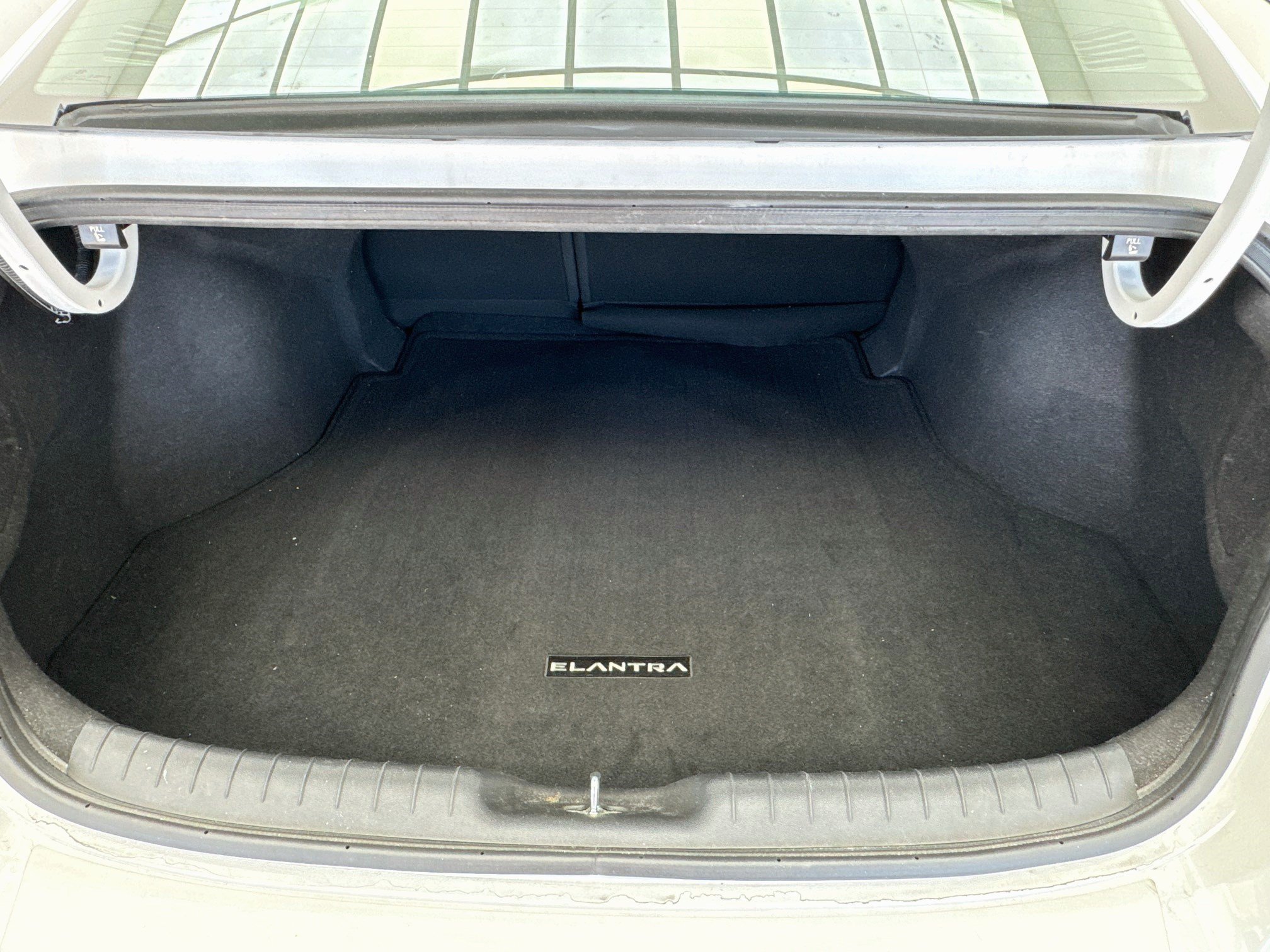 Used 2021 Hyundai Elantra Limited FWD image 17