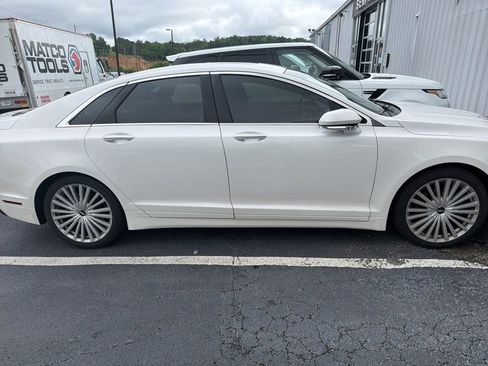 Used 2017 Lincoln MKZ Reserve w/ Climate Package FWD image 3