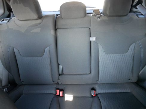 Used 2023 Jeep Compass Sport image 13