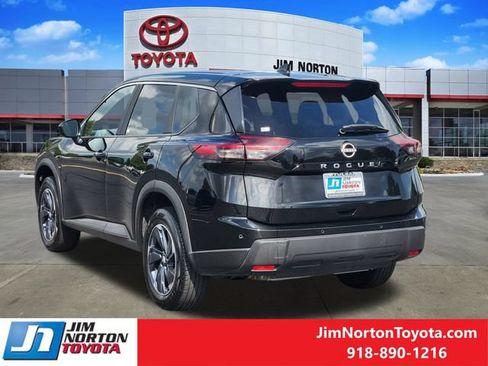 Used 2025 Nissan Rogue SV FWD image 7