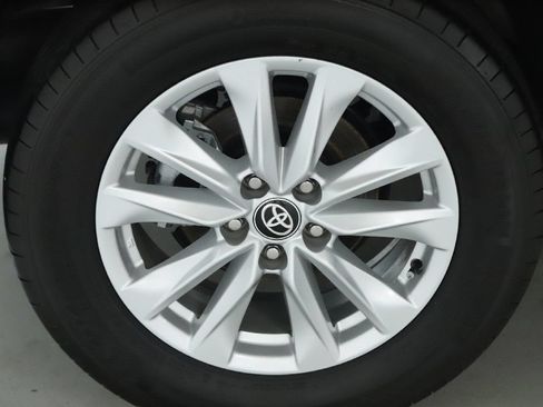 Used 2024 Toyota Corolla Cross LE FWD image 12