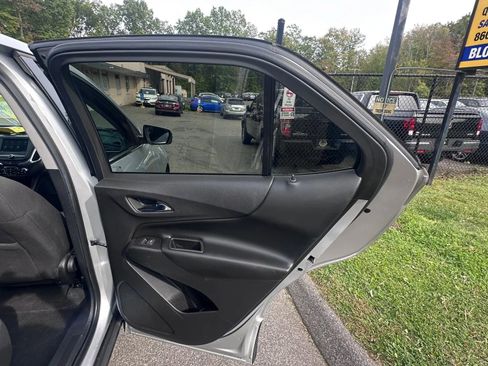 Used 2019 Chevrolet Equinox LT image 38
