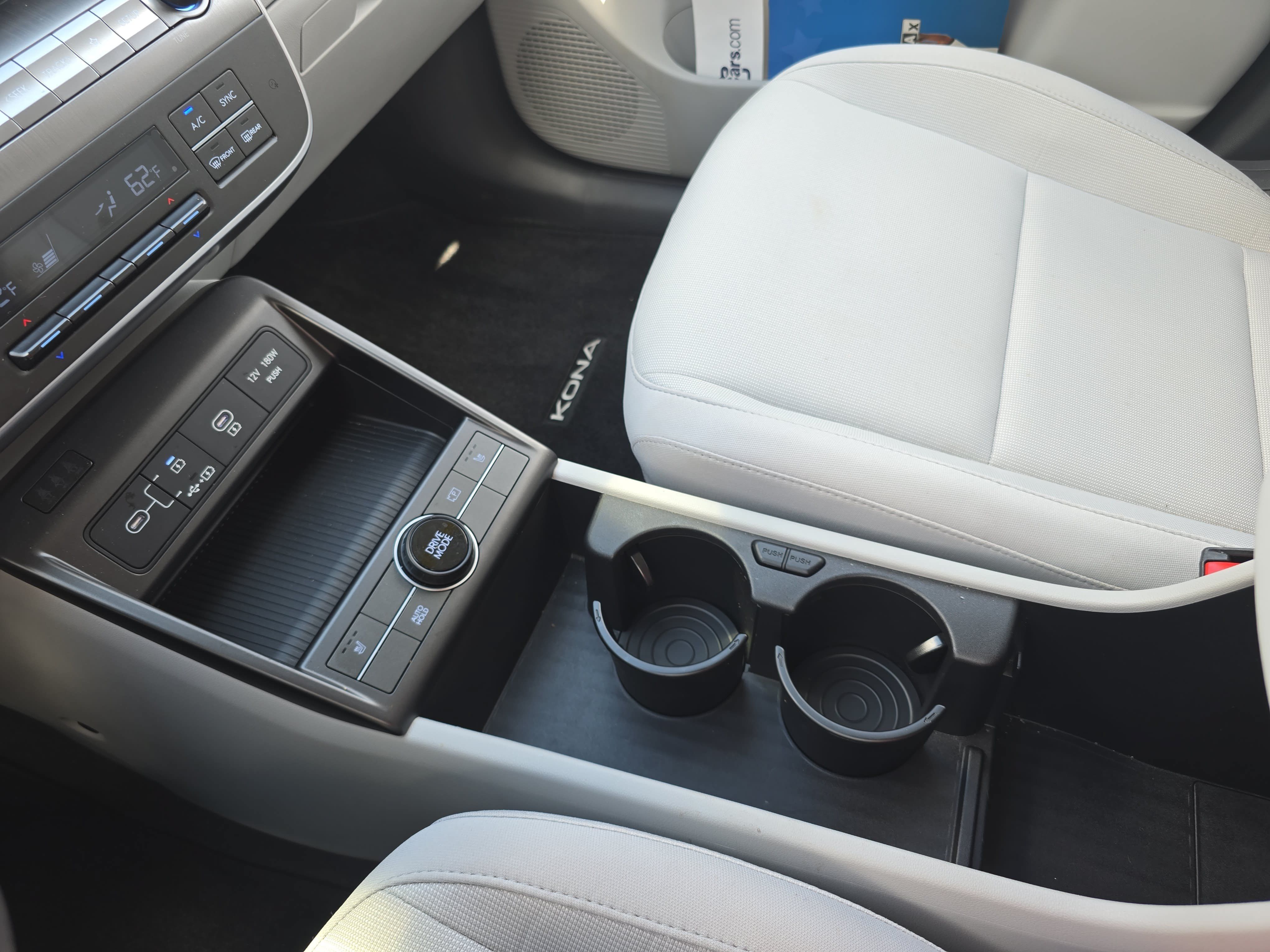 Used 2025 Hyundai Kona SEL FWD image 24
