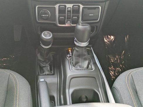 New 2026 Jeep Gladiator Sport image 17