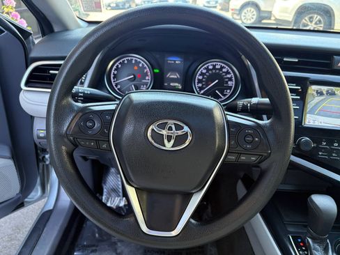 Used 2018 Toyota Camry LE w/ Moonroof Package FWD image 28