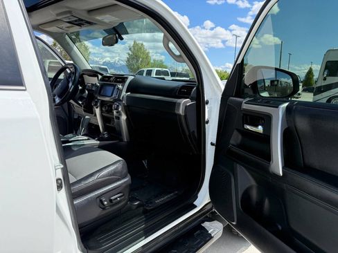 Used 2015 Toyota 4Runner SR5 Premium AWD/4WD image 25