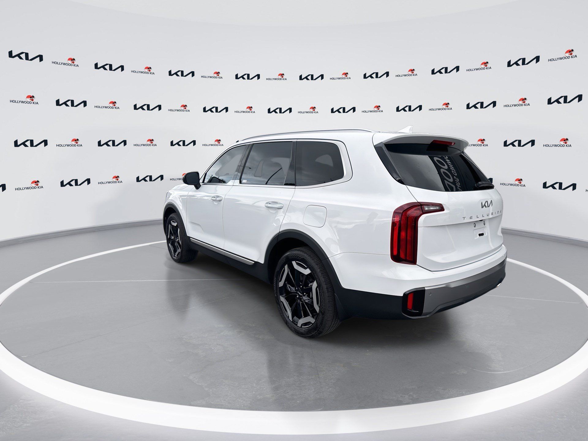 Used 2025 Kia Telluride S FWD image 6