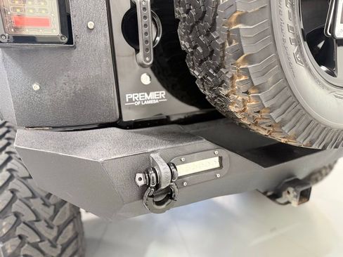 Used 2016 Jeep Wrangler Unlimited Rubicon w/ Connectivity Group image 24