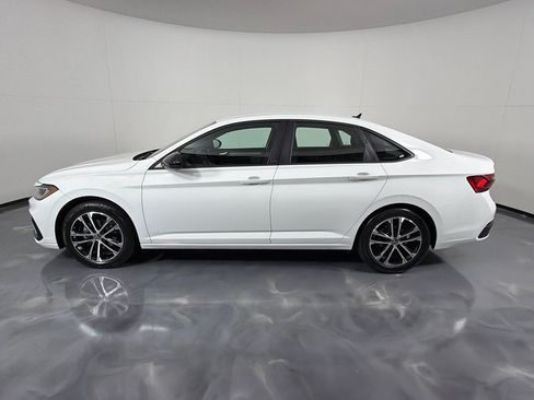 Used 2025 Volkswagen Jetta Sport FWD image 8