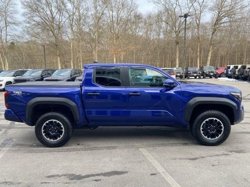 Used 2024 Toyota Tacoma TRD Off-Road image 7