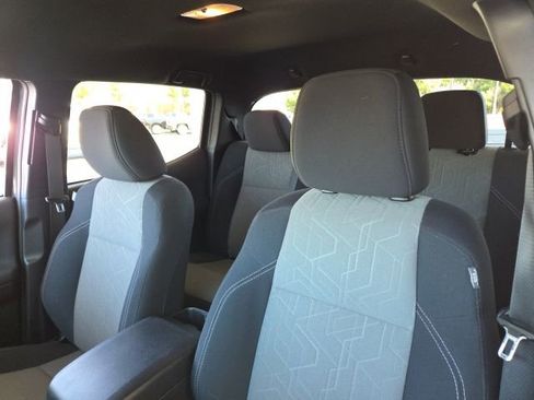 Used 2021 Toyota Tacoma TRD Sport AWD/4WD image 19