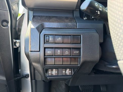 Used 2024 Toyota Tacoma Limited w/ Limited Package (LT) AWD/4WD image 25