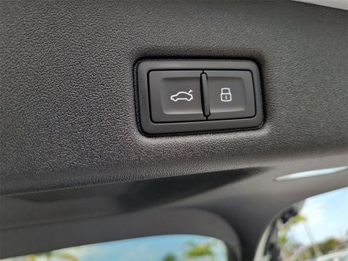 New 2025 Audi SQ5 Premium Plus image 30