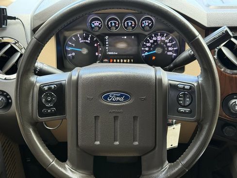 Used 2011 Ford F250 Lariat w/ Lariat Interior Pkg image 16