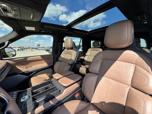 Used 2025 Lincoln Navigator Black Label AWD/4WD image 25
