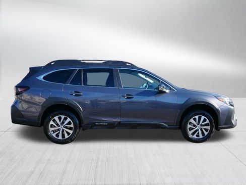 Used 2025 Subaru Outback Premium w/ Popular Package #1A image 8