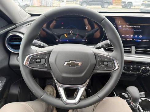 Used 2026 Chevrolet Trax LT w/ Driver Confidence Package FWD image 22
