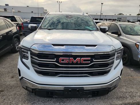 Used 2023 GMC Sierra 1500 SLT AWD/4WD image 2