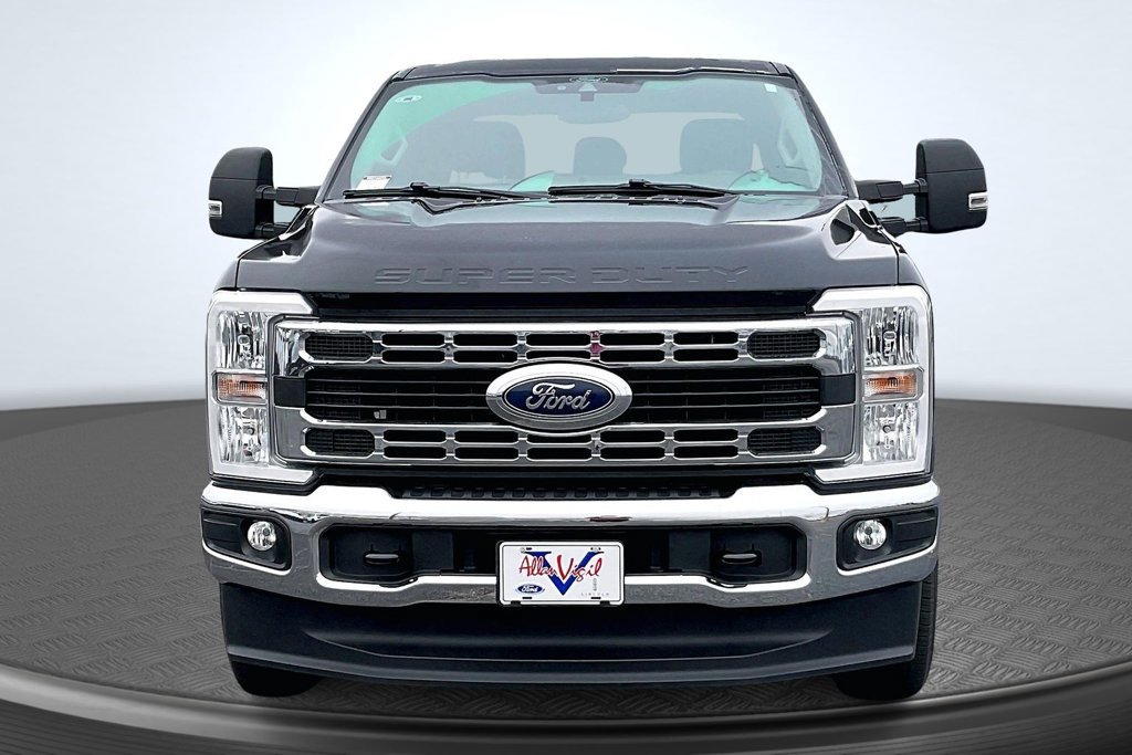 Used 2024 Ford F250 XLT AWD/4WD image 2