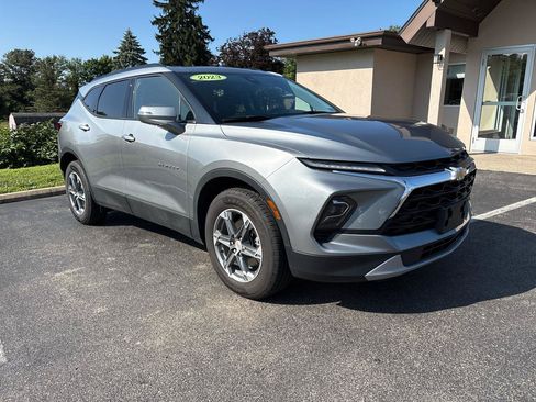 Used 2023 Chevrolet Blazer LT AWD/4WD image 3