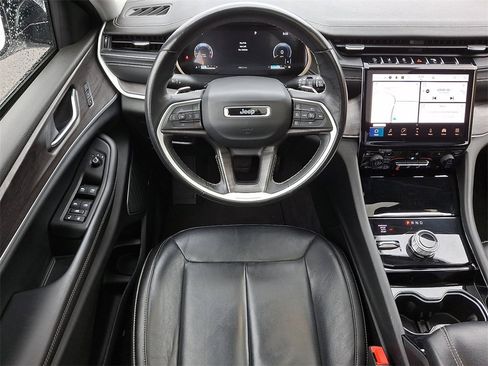 Used 2021 Jeep Grand Cherokee L Limited image 13