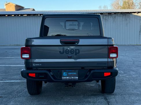 Used 2021 Jeep Gladiator Sport image 6