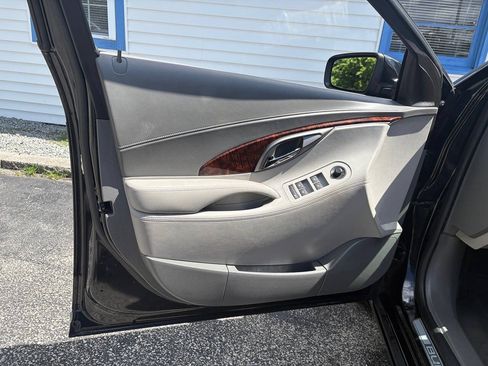 Used 2013 Buick LaCrosse Leather FWD image 13