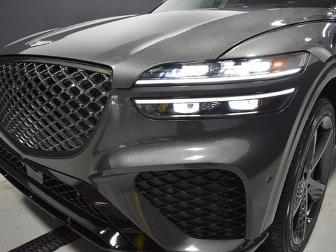 Used 2023 Genesis GV70 2.5T Sport Prestige w/ Sport Prestige Package image 11