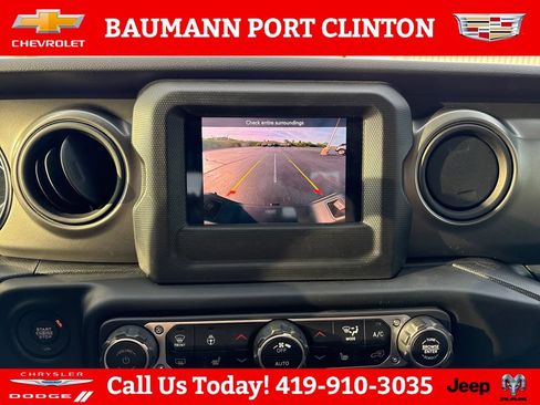 Used 2023 Jeep Gladiator Sport AWD/4WD image 20