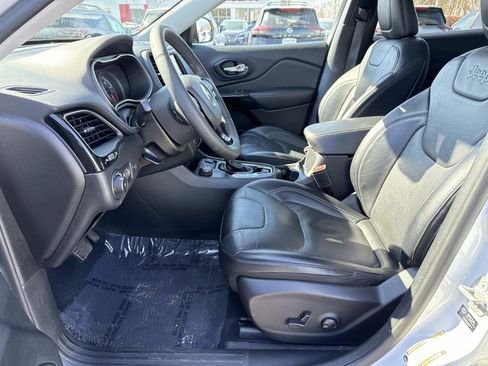 Used 2023 Jeep Cherokee Altitude Lux image 29