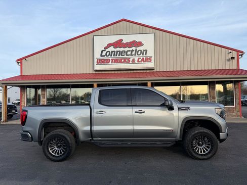 Used 2023 GMC Sierra 1500 AT4 w/ AT4 Premium Package image 3