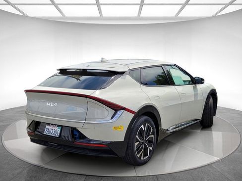 Used 2022 Kia EV6 Wind RWD image 4