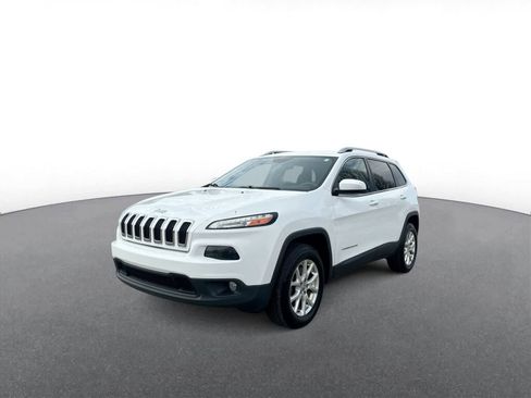 Used 2016 Jeep Cherokee Latitude w/ Cold Weather Group image 4
