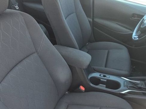 Used 2025 Toyota Corolla LE FWD image 29