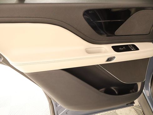 New 2026 Lincoln Aviator 2WD image 17