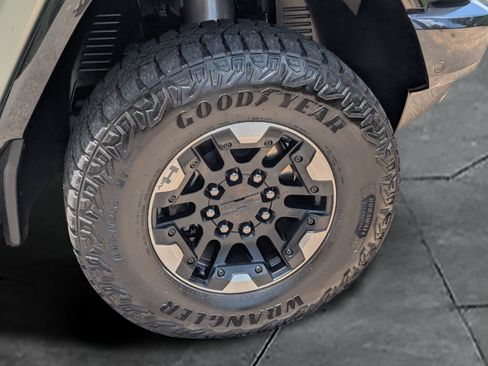 Used 2024 GMC Hummer EV 3X w/ Extreme Off-Road Package AWD/4WD image 11
