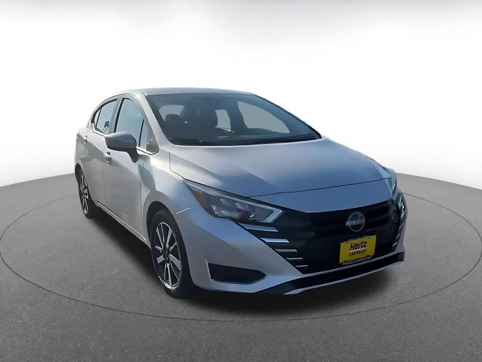 Used 2025 Nissan Versa SV FWD image 3