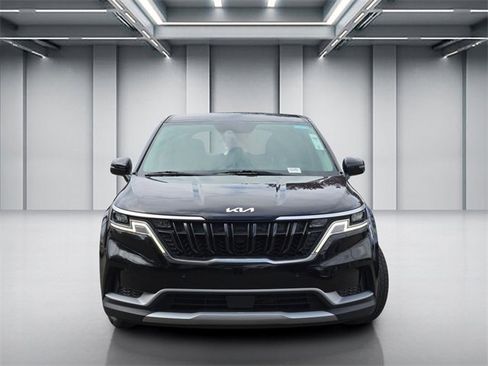 Certified 2024 Kia Carnival EX image 2