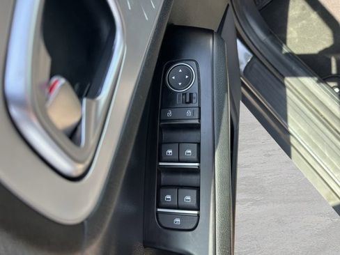 Used 2023 Kia Soul LX w/ LX Technology Package image 14