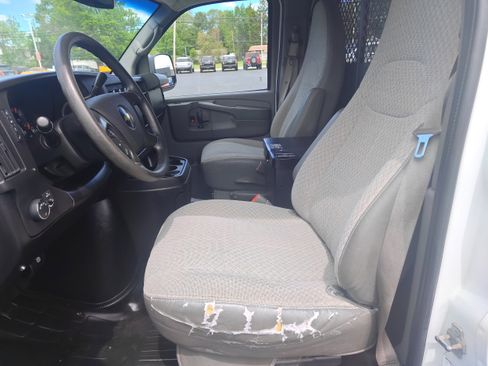 Used 2012 Chevrolet Express 1500 AWD image 19
