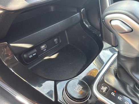 Used 2025 Kia Seltos S AWD/4WD image 39