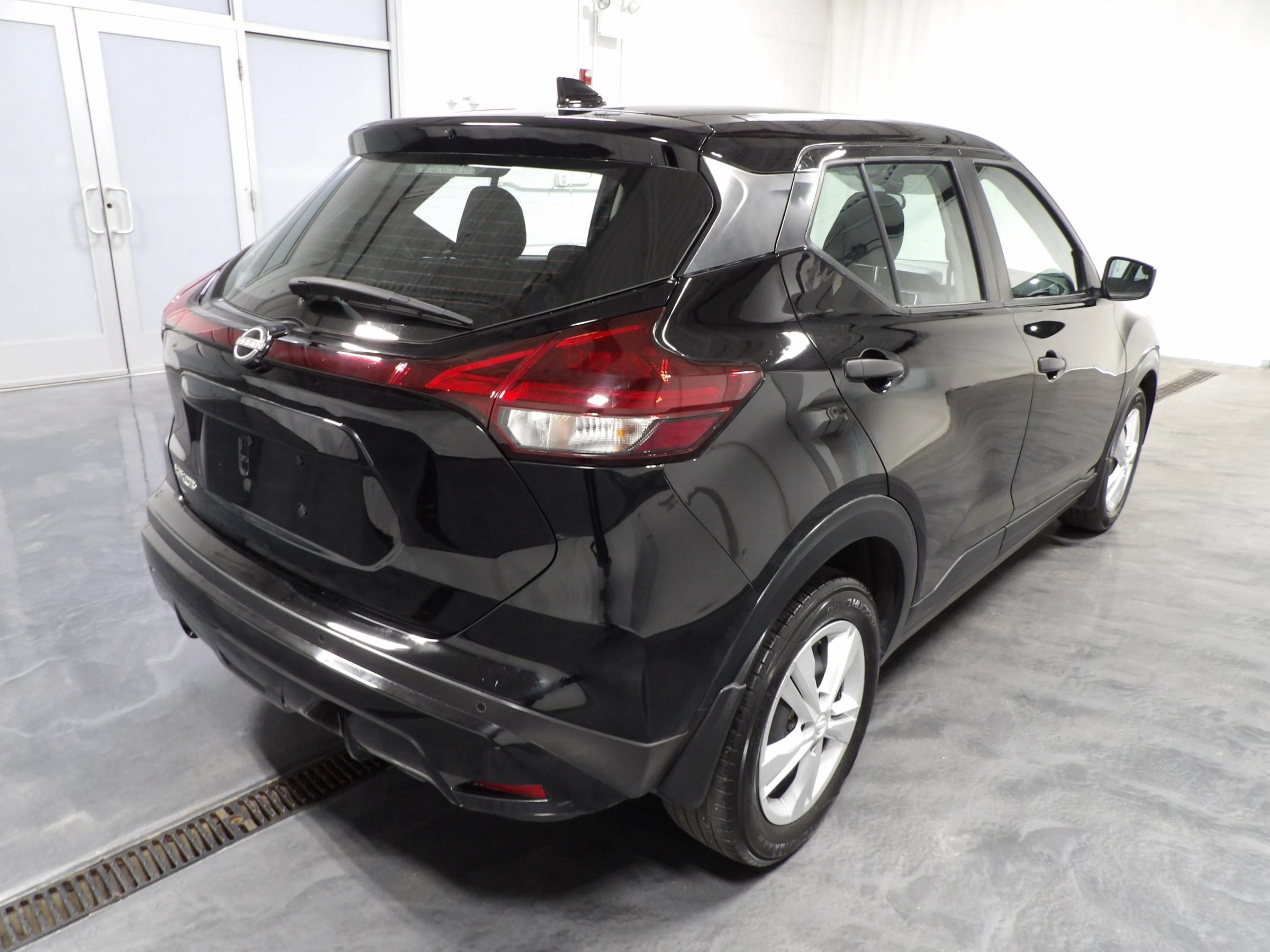 Used 2024 Nissan Kicks S FWD image 4