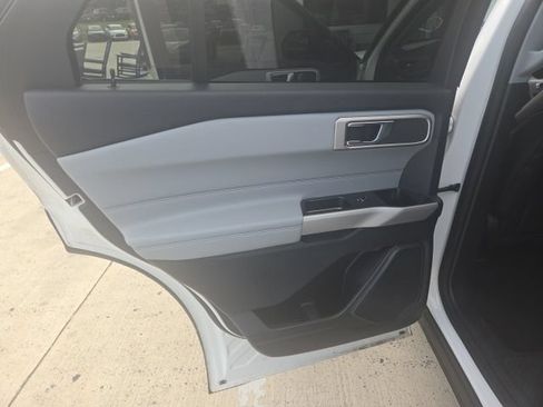 Used 2024 Ford Explorer XLT w/ Equipment Group 202A AWD/4WD image 29