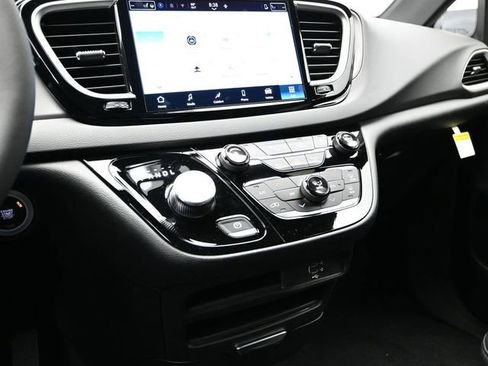 New 2026 Chrysler Voyager LX image 45