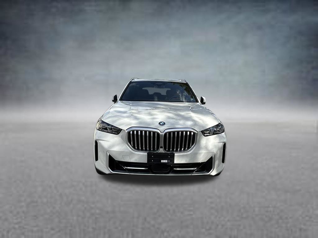 Used 2025 BMW X5 xDrive50e AWD/4WD image 2