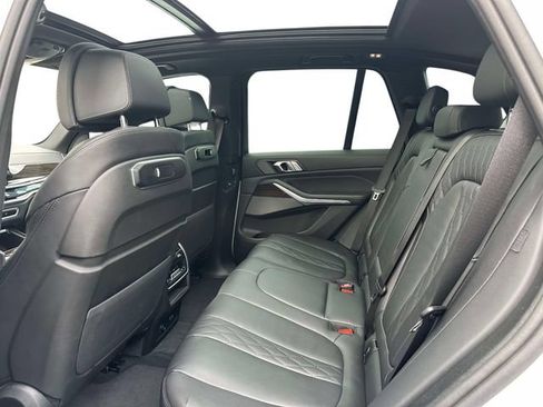 Used 2025 BMW X5 xDrive50e AWD/4WD image 17