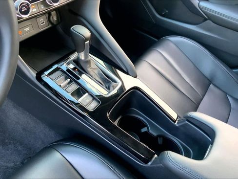 Used 2025 Acura Integra image 16